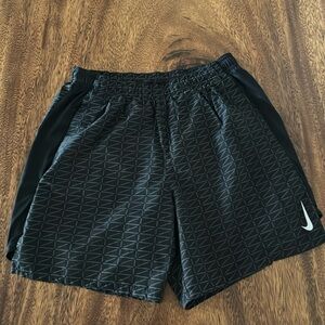Nike Shorts Mens Medium Black 7" Running Back Pocket Lined
